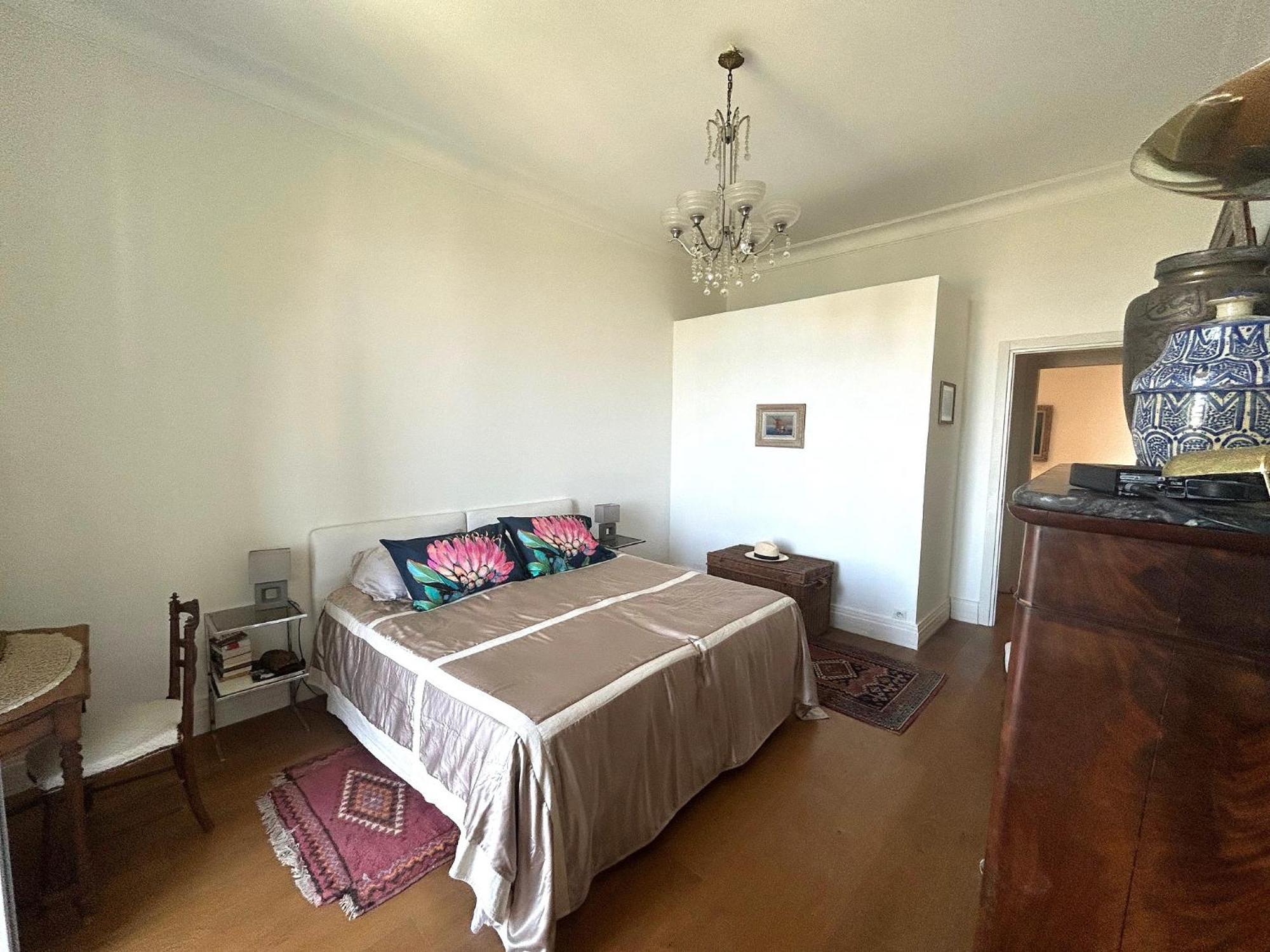 Appartement Superbe De 100m2 Face A La Dans Un Ancien Palace