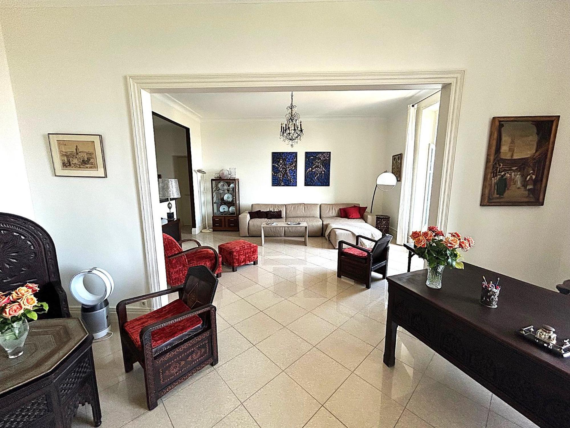Appartement Superbe De 100m2 Face A La Dans Un Ancien Palace *